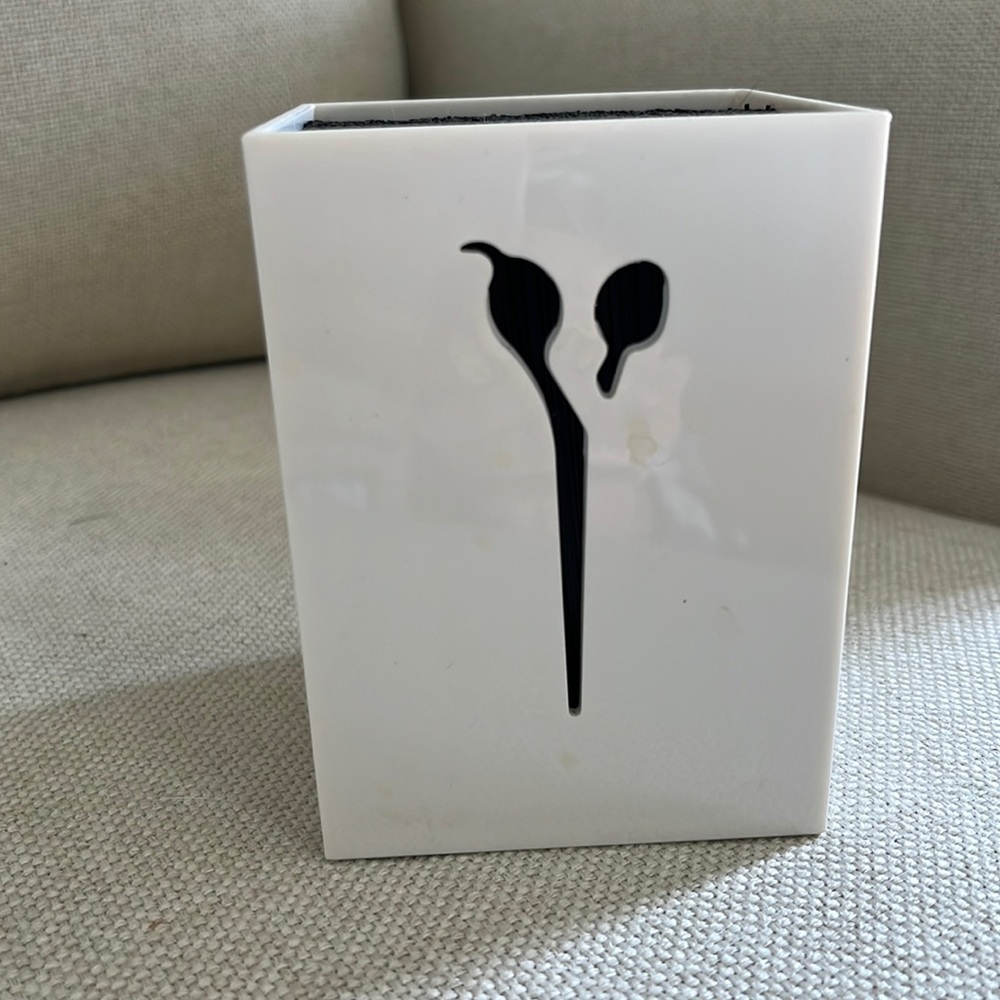 Makeup brush/ shear caddy White